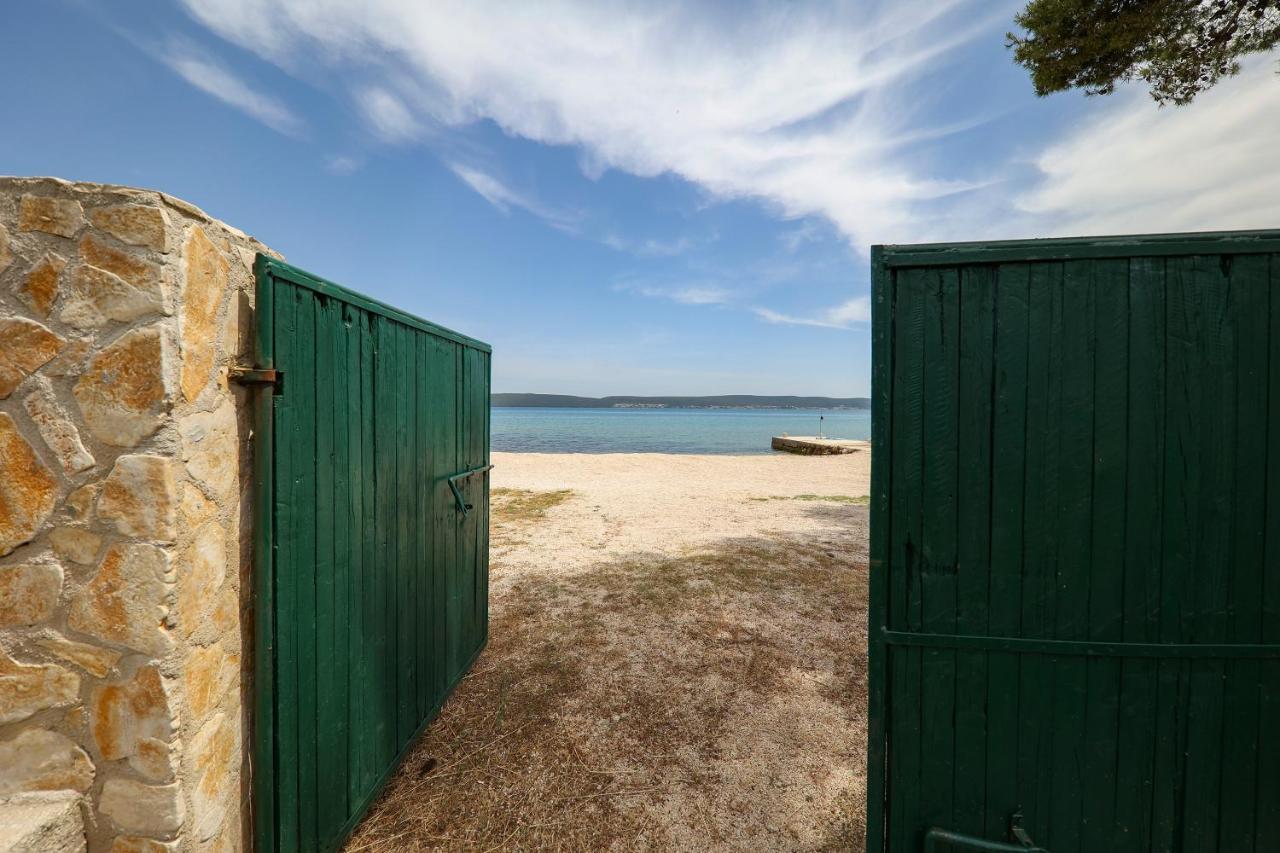Apartmani Maestral Dobropoljana エクステリア 写真