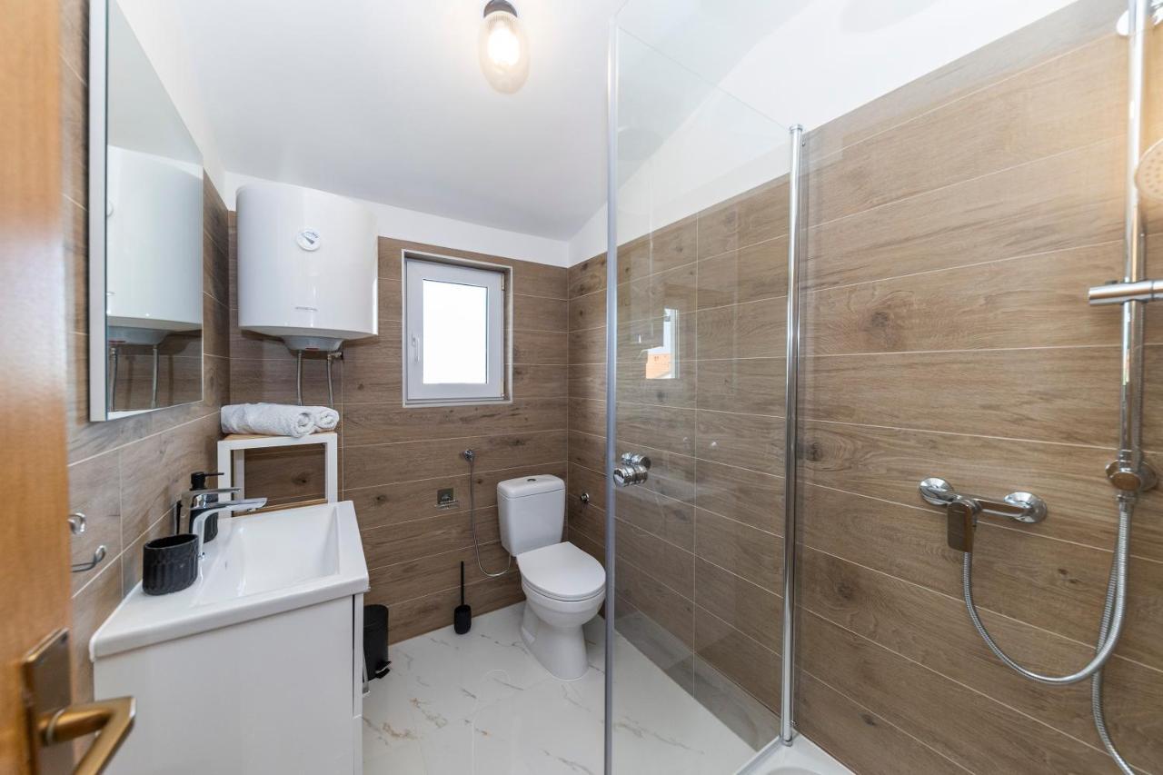 Apartmani Maestral Dobropoljana エクステリア 写真