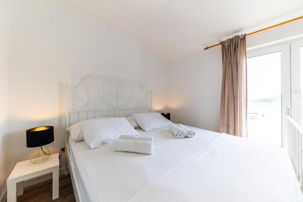 Apartmani Maestral Dobropoljana エクステリア 写真