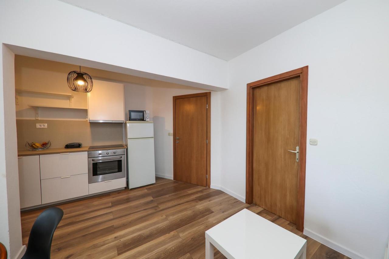 Apartmani Maestral Dobropoljana エクステリア 写真