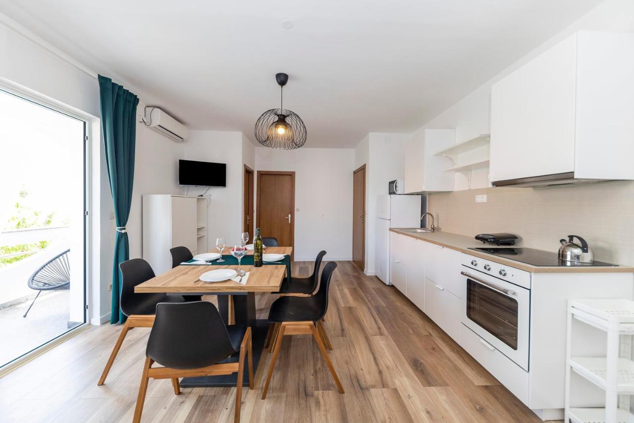 Apartmani Maestral Dobropoljana エクステリア 写真