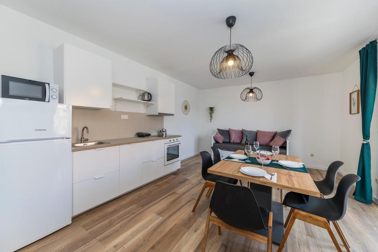 Apartmani Maestral Dobropoljana エクステリア 写真
