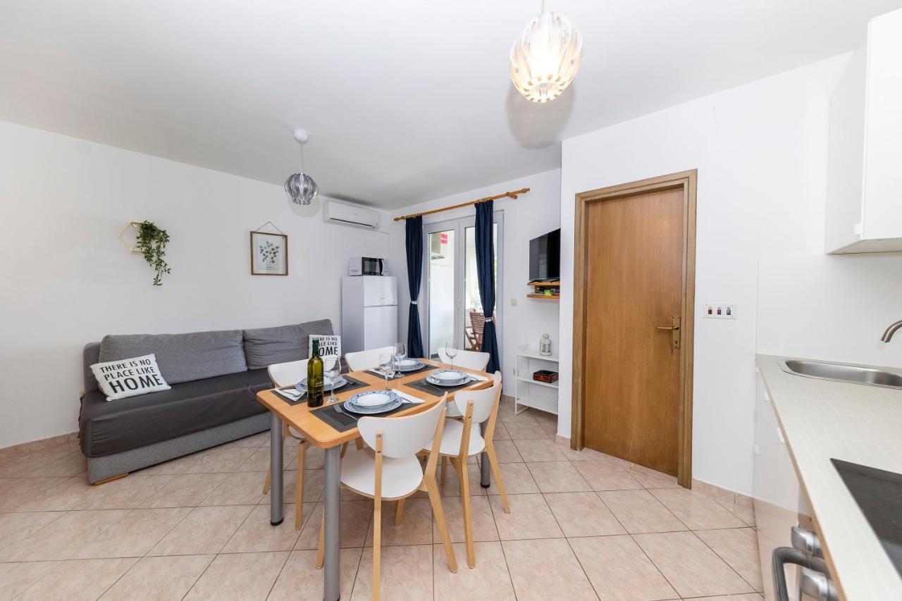 Apartmani Maestral Dobropoljana エクステリア 写真