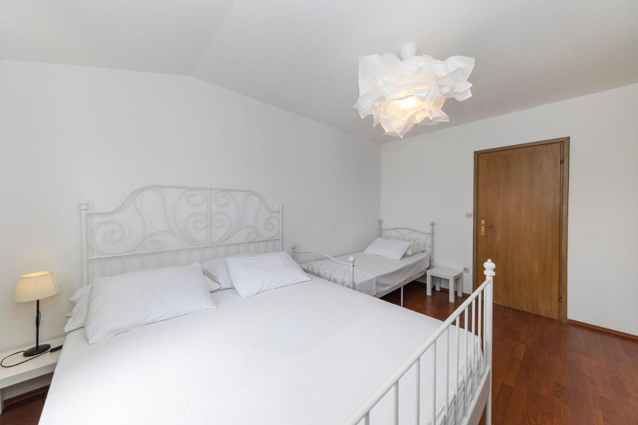 Apartmani Maestral Dobropoljana エクステリア 写真