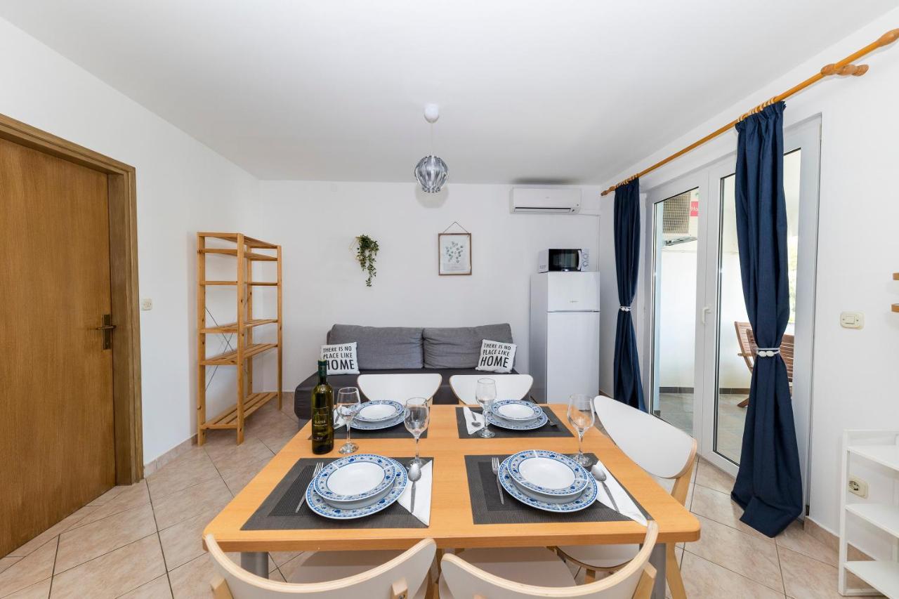 Apartmani Maestral Dobropoljana エクステリア 写真
